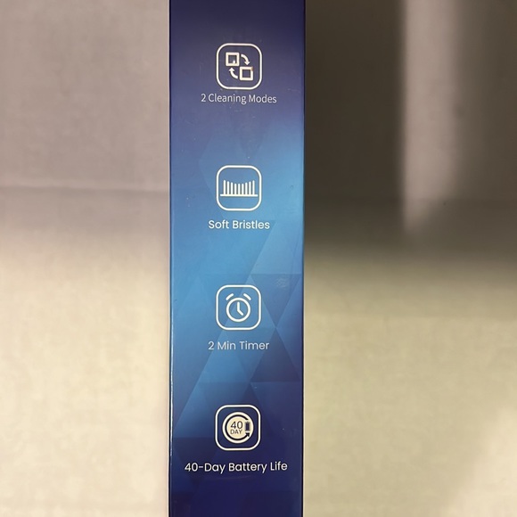 NEW Slicoo Rechargeable Sonic Electric Toothbrush, comes with 4 toothbrush heads - Picture 3 of 8